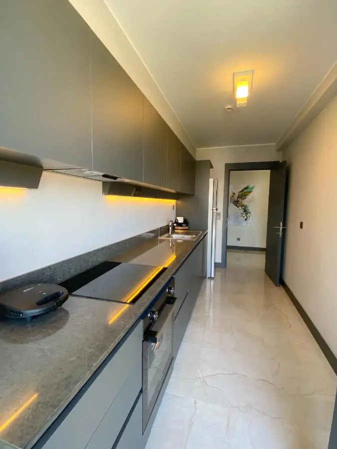 Luxury Central Fully Equipped 3BR 2BA Apartment by Siena Suites