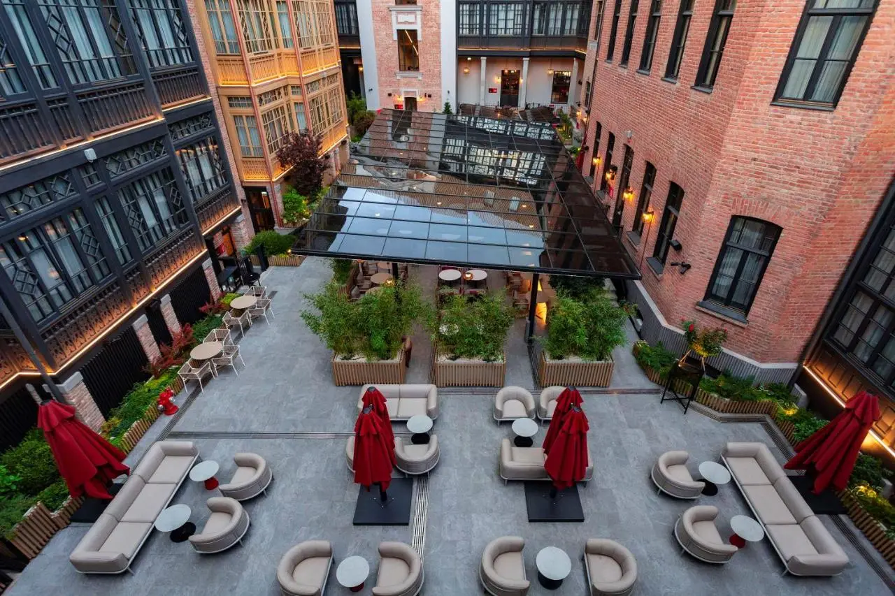 Radisson RED Tbilisi