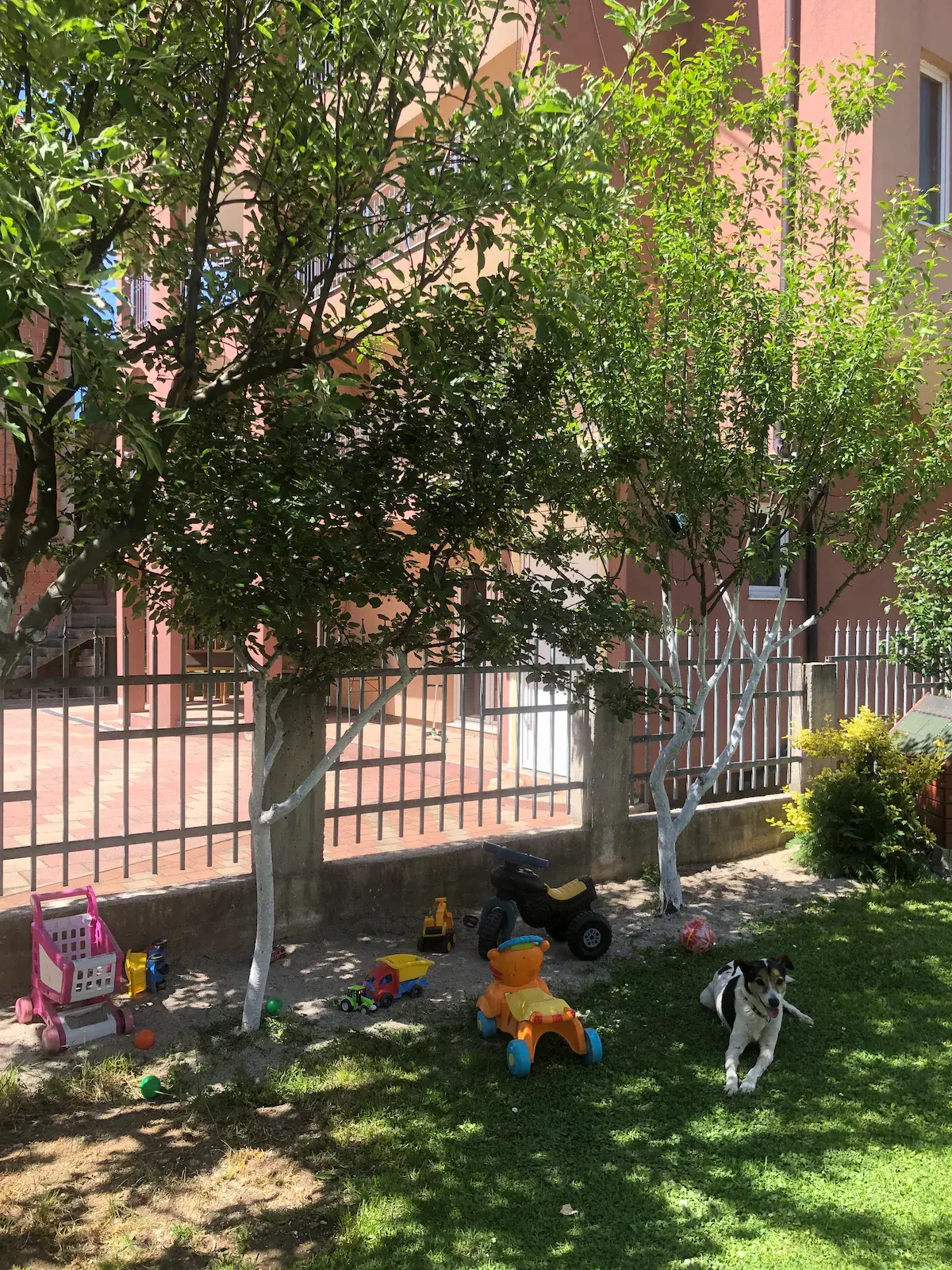 Family Suite Apartment - 2 Studios with Garden