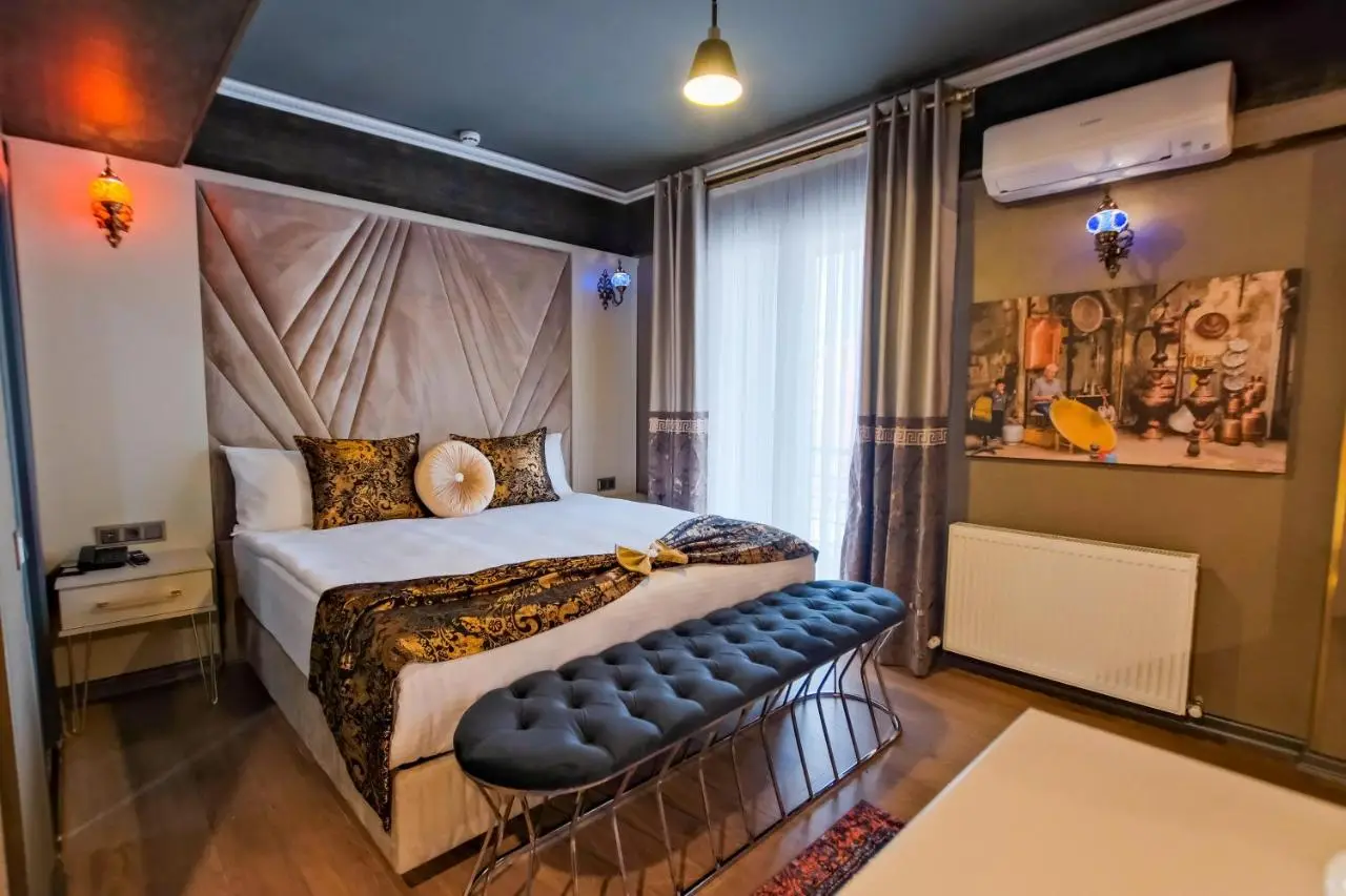 MOONDAY HOTEL