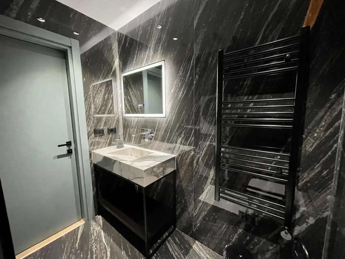 Queens Luxury Apartments Tirana