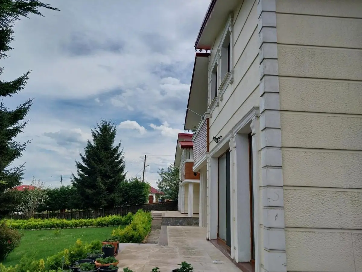 Big garden and sea view villa