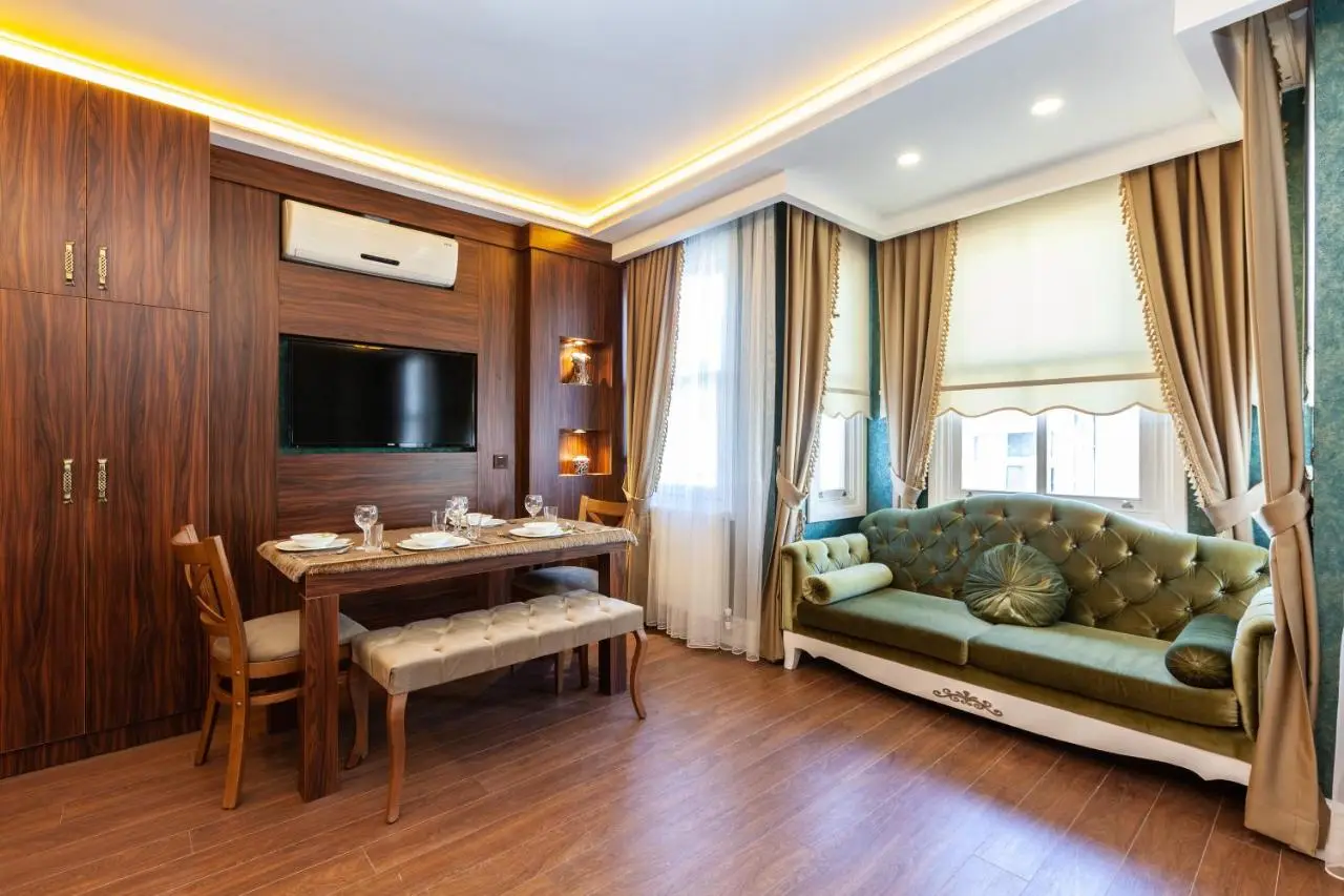 Rose Mansion by Otantik Suites
