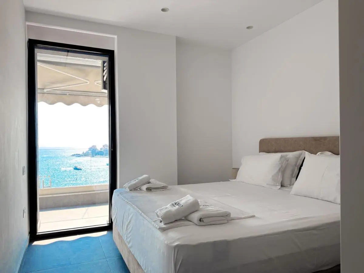Sea Crest Apartments