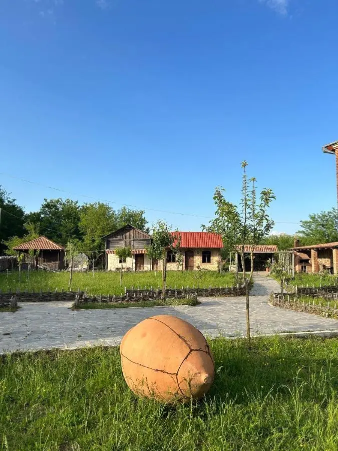 Villa Obcha - Whispering Vines Guesthouse