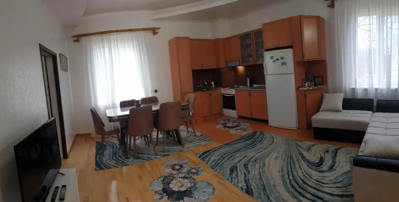 Nino's apartment-Isolated floor for rent