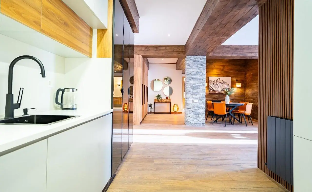 NEO Skyview Suites
