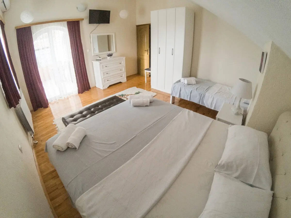 Villa Katarina - Family vacation home with pool