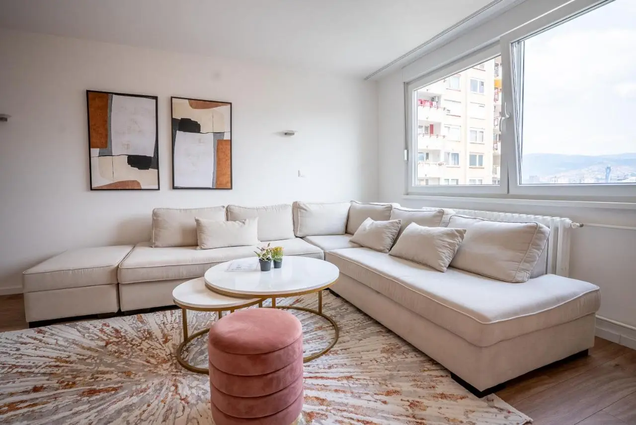 Skyline Apartment