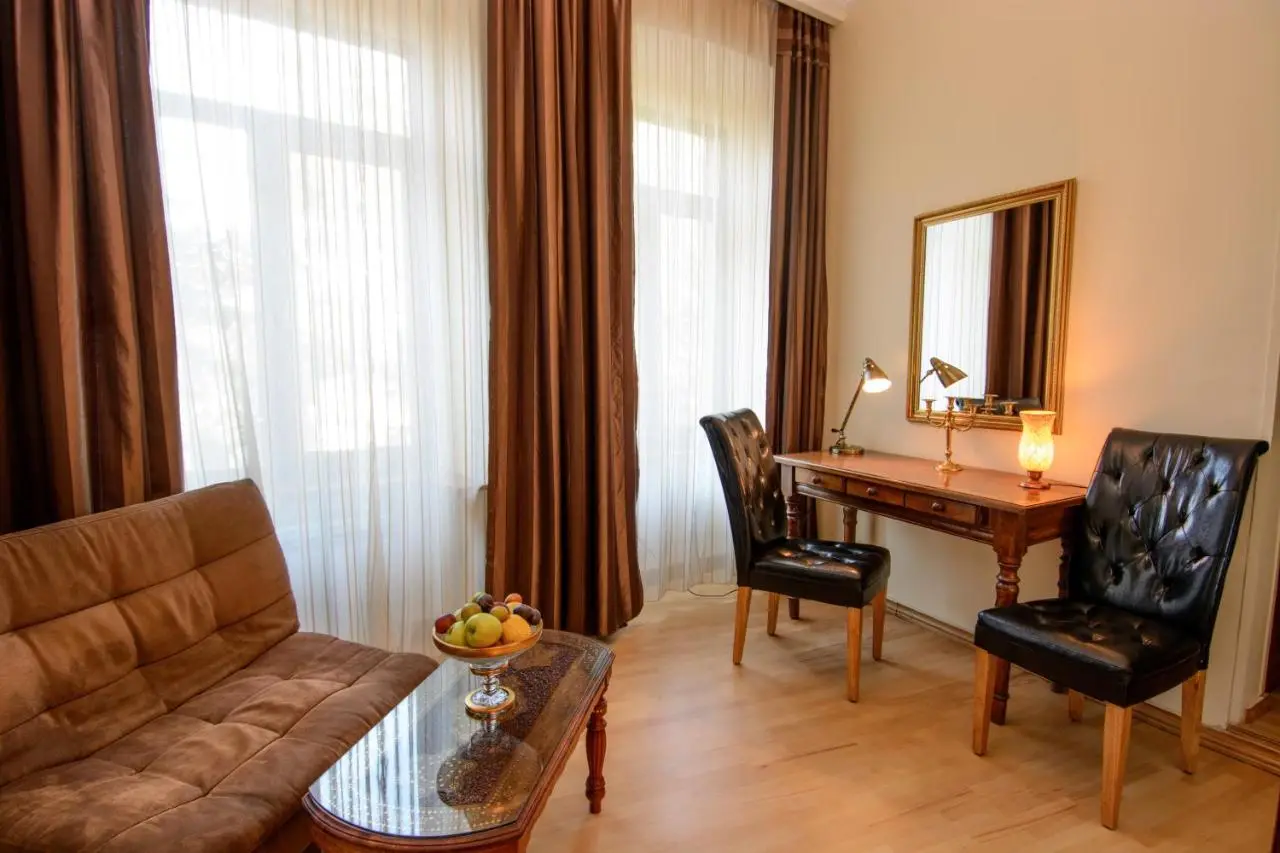 Hotel British House