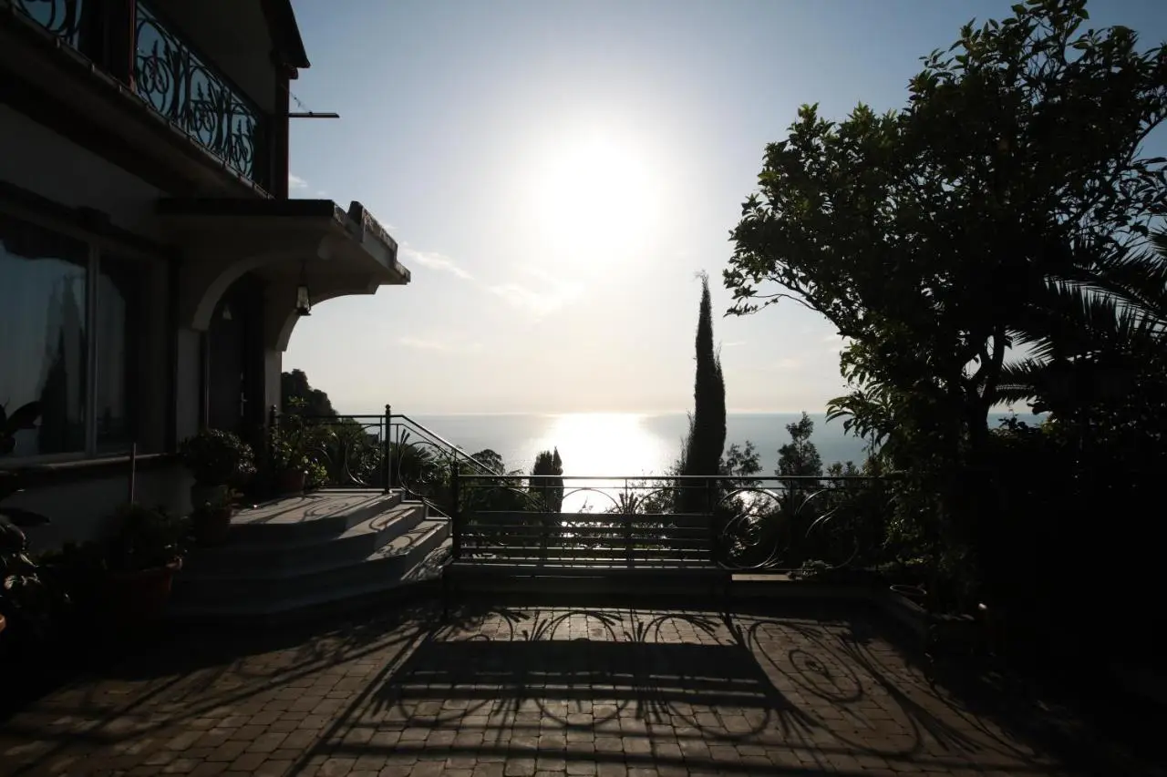 Mount Villa Kvariati