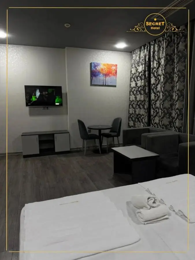 SECRET HOTEL