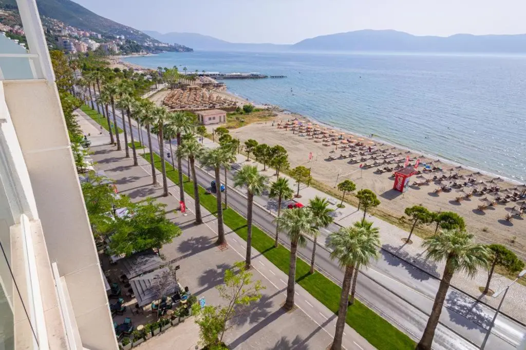 Grand Mirage