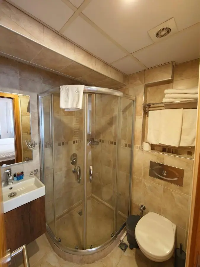Grand Peninsula Hotel