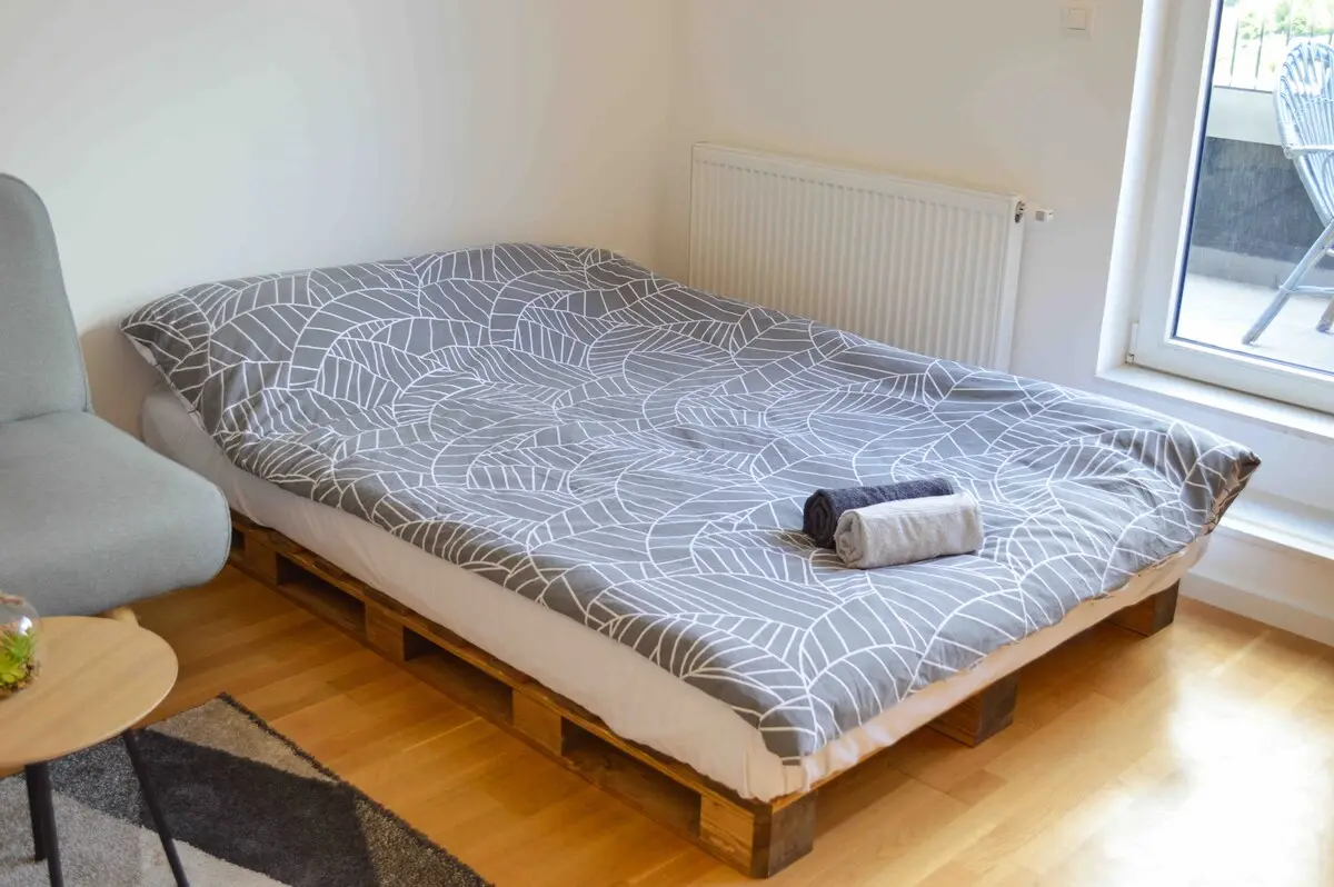 Modern brand new studio@top location+balcony view