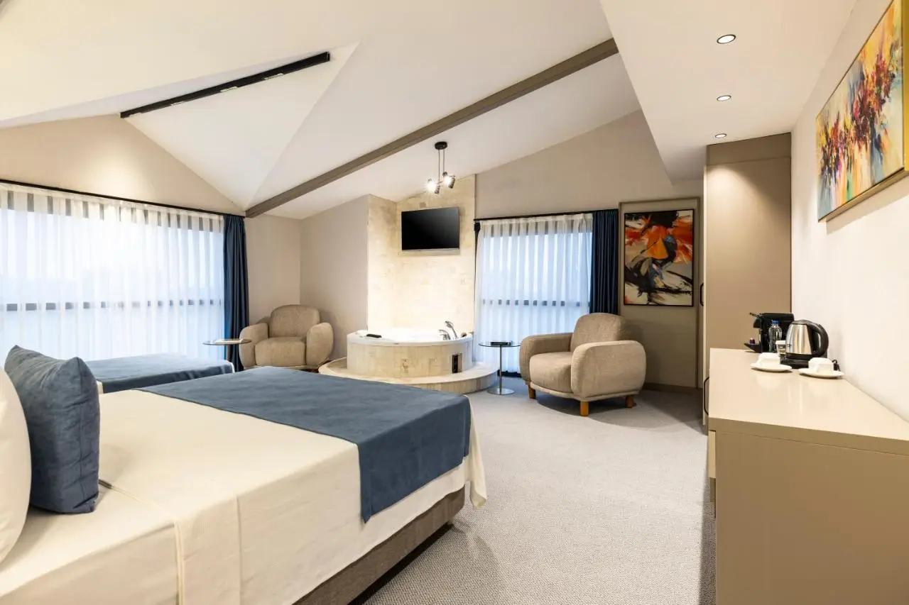 Rossi Luxury Hotel