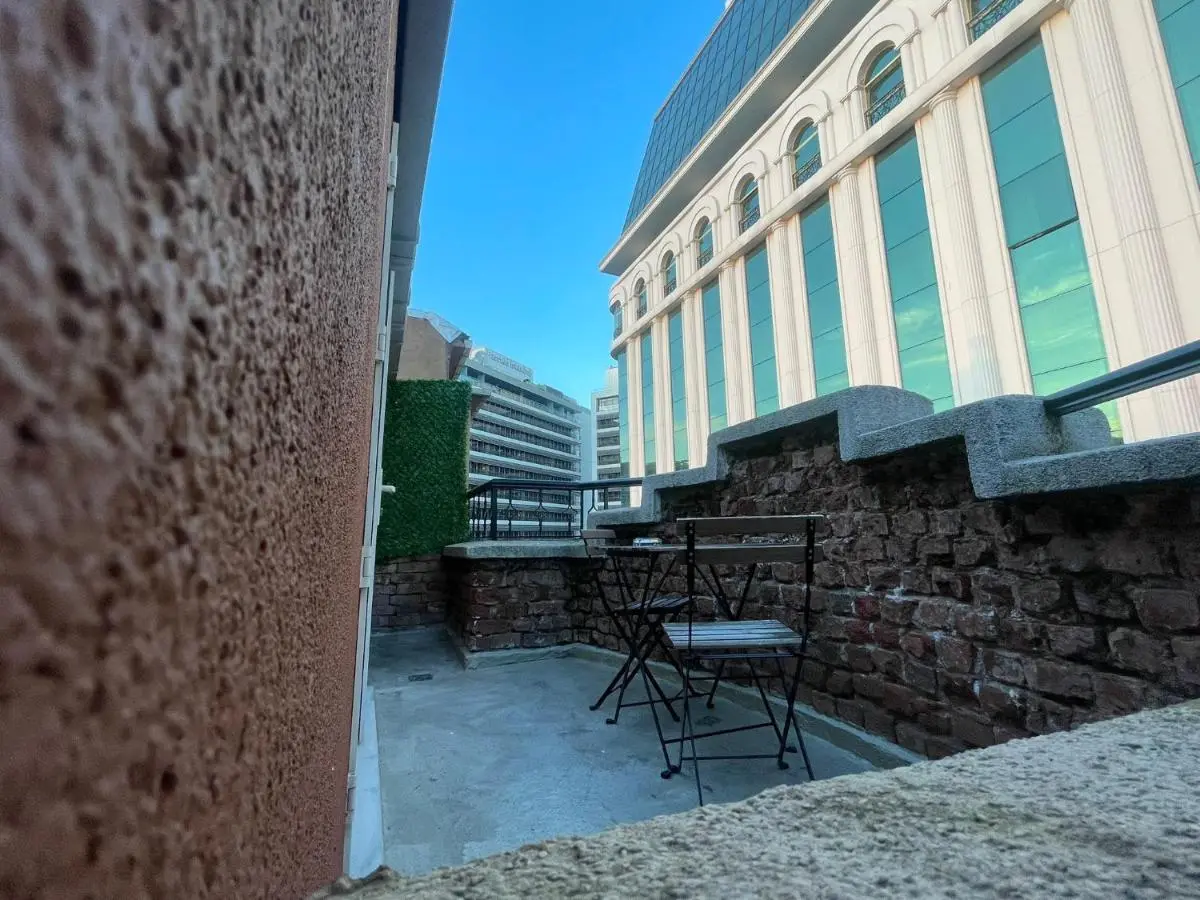 EA Exclusive Hotel