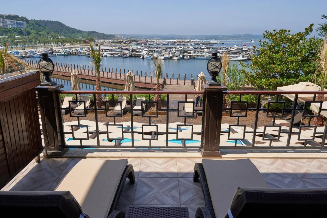 Phellos Suites Boutique Hotel