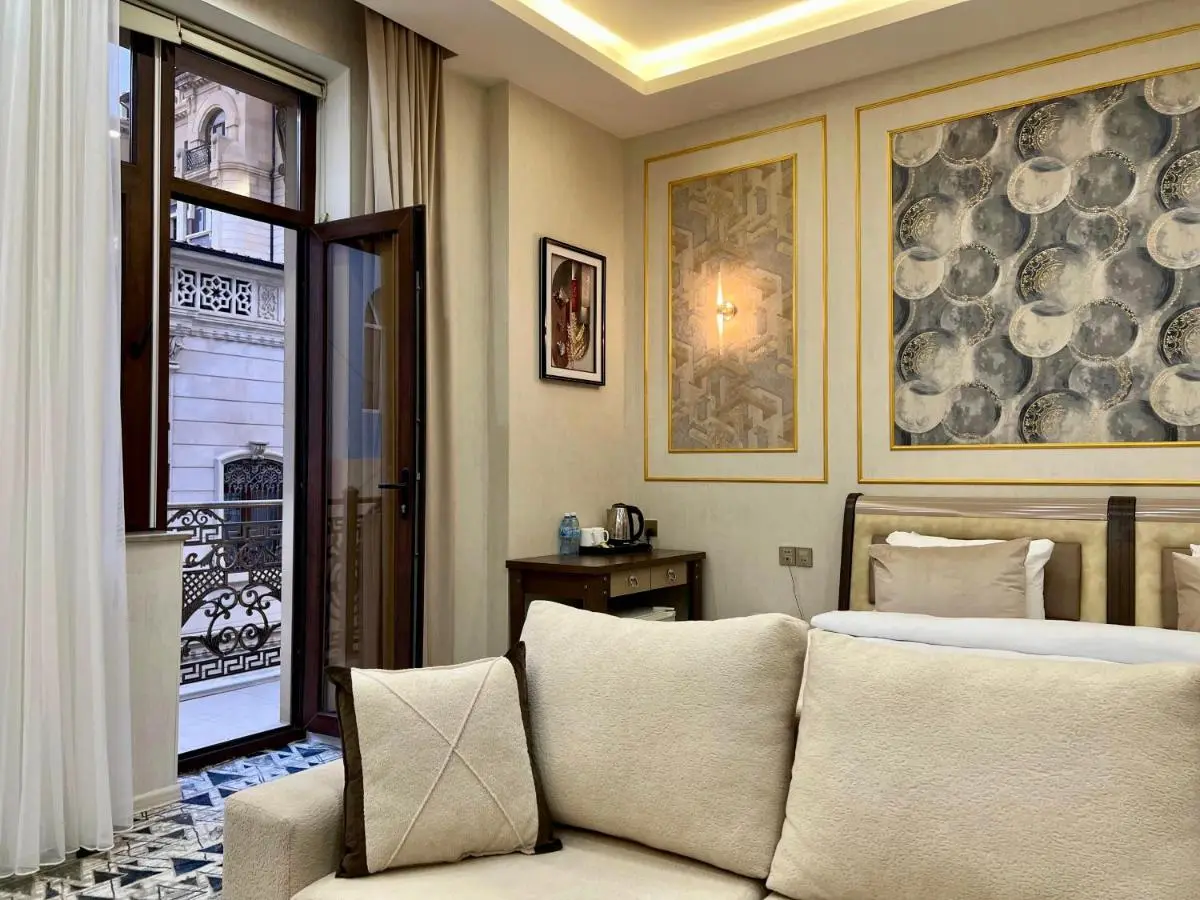 Royal Mansion Hotel