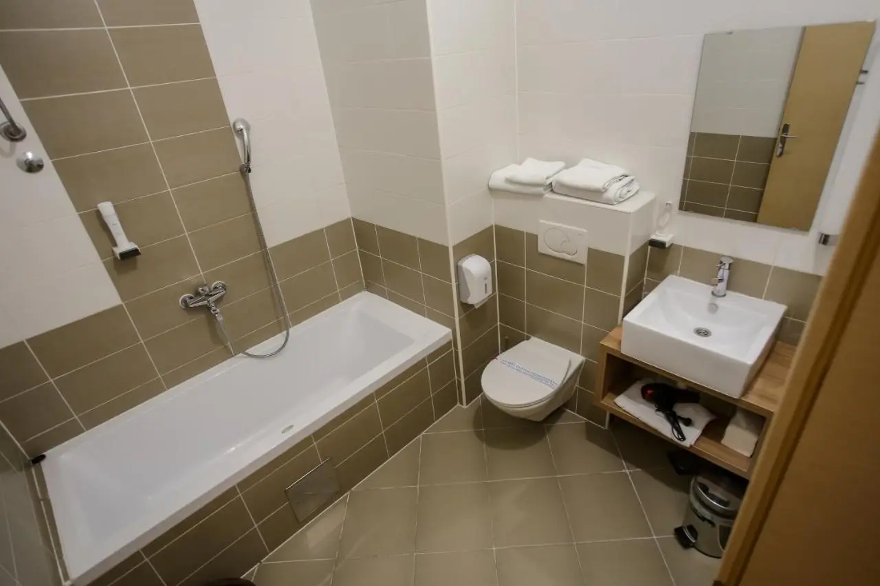 Hotel Emen