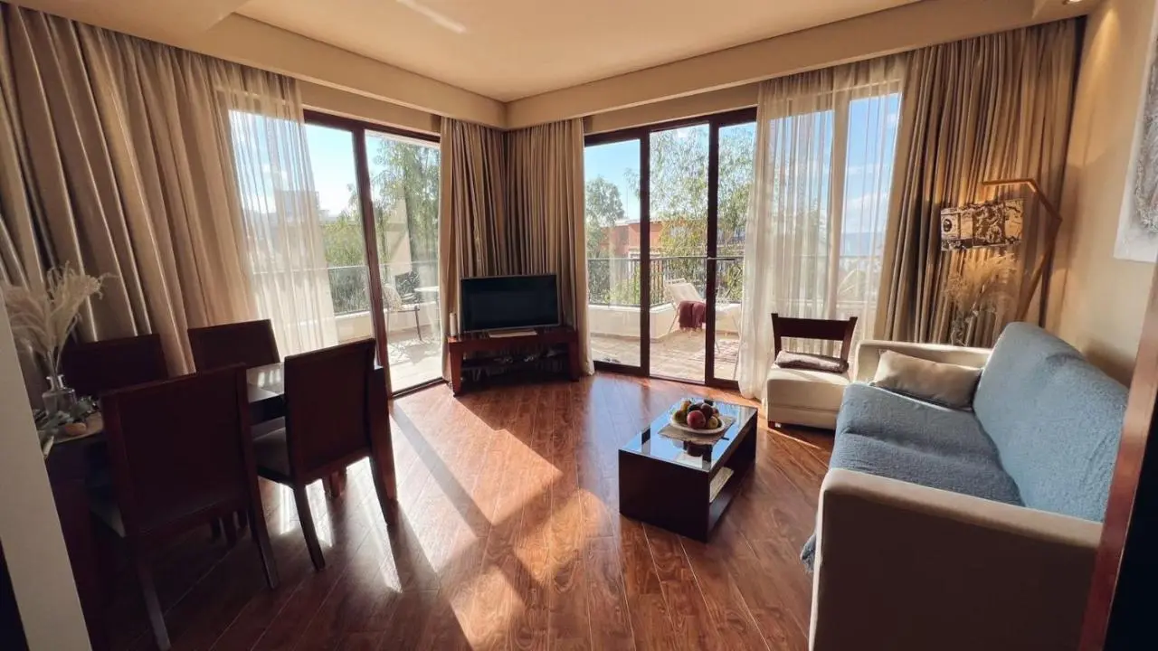 Luxury Dreamland Oasis Apartments