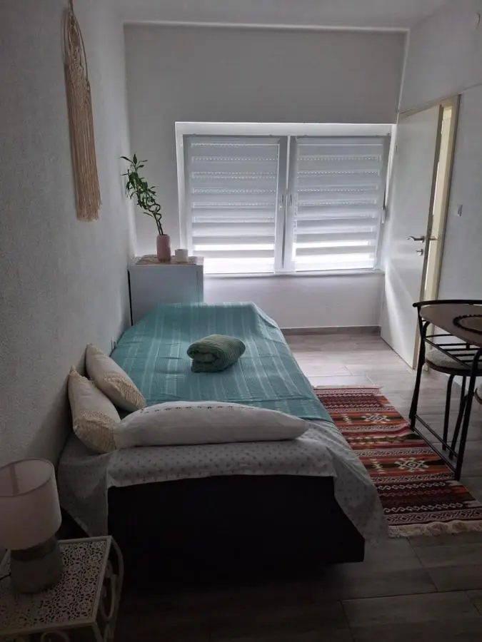 Ćeif HOUSE