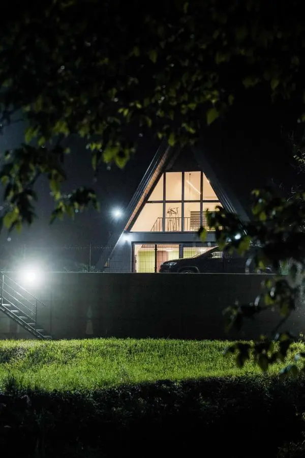 Unea House