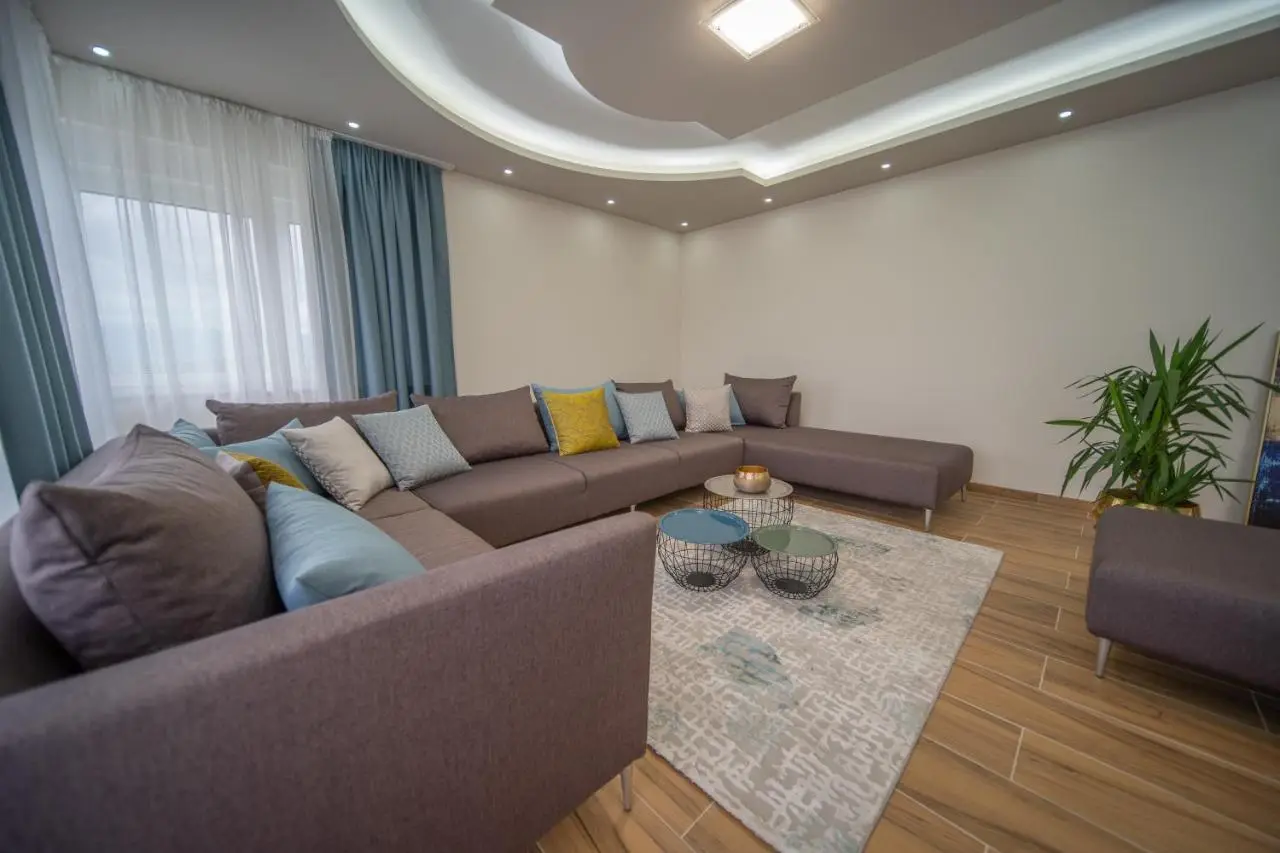 Al Hayat Apartments