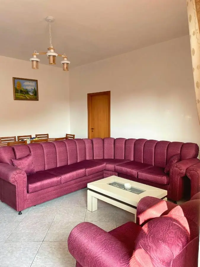 Villa Joli - Spacious Houses with Yard & Parking in Central Vlore