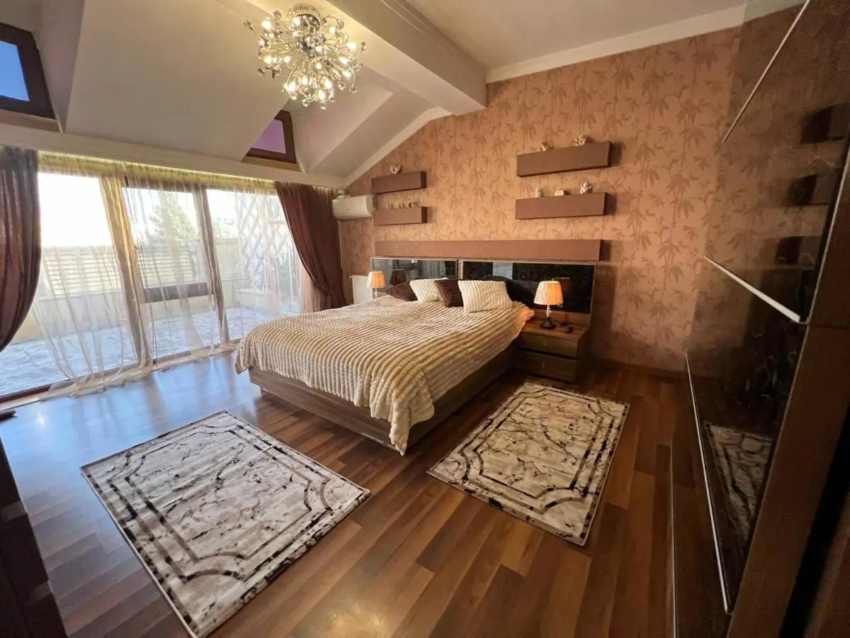 Luxury Apartment with Large Terrace & Park View on Nizami str