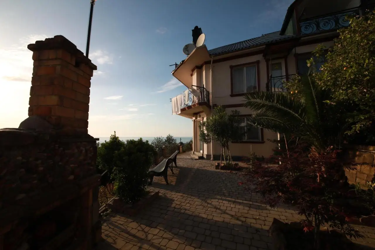 Mount Villa Kvariati
