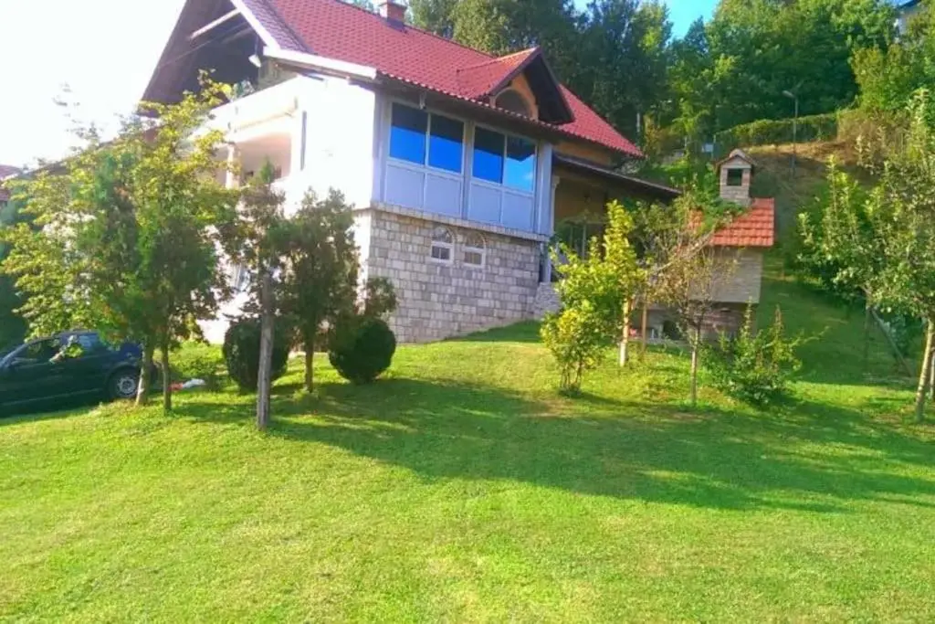 Vila Afan Ušivak