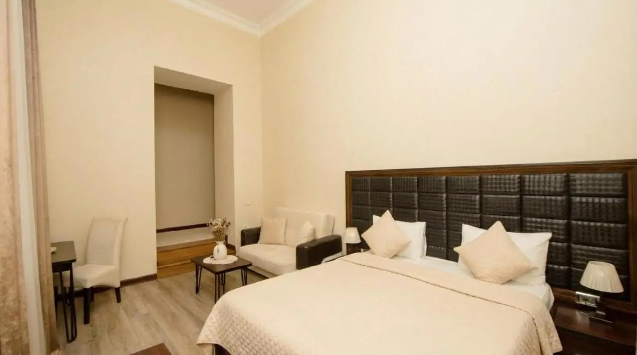 Passage Hotel & Apartments