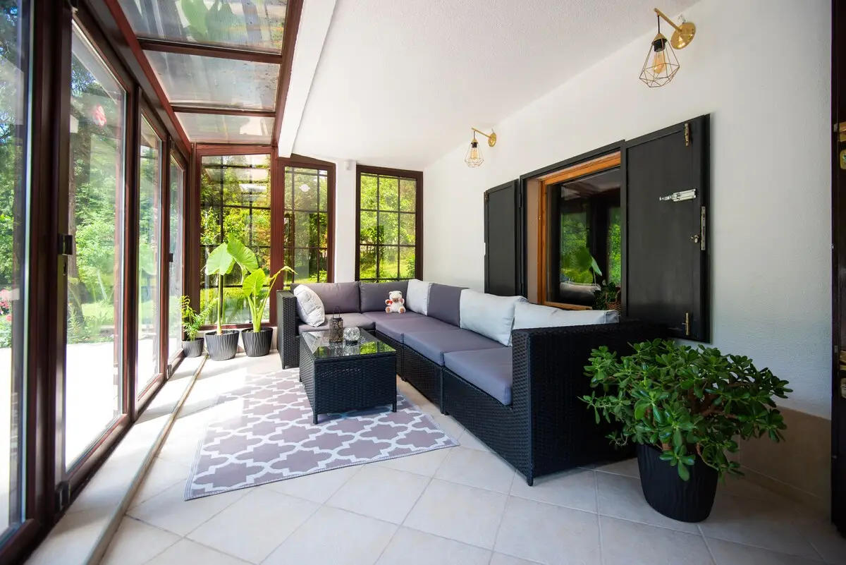 6BDR Holiday Nest - Green Aris