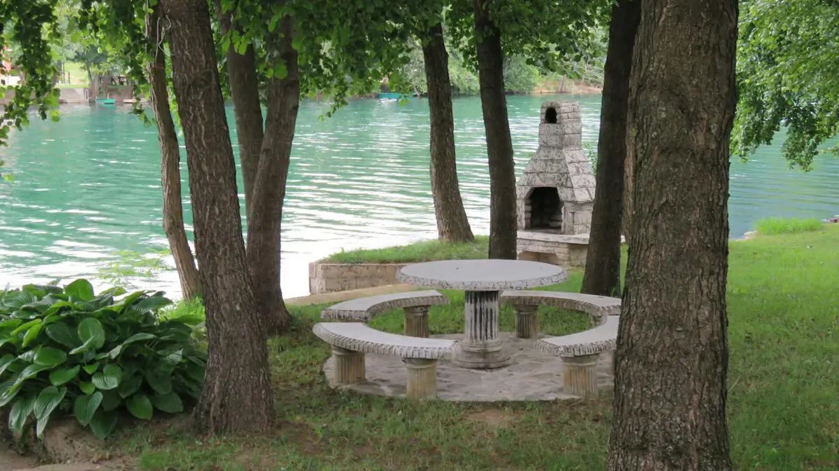 Rest House "Lohovo" on the riverside -Bihac