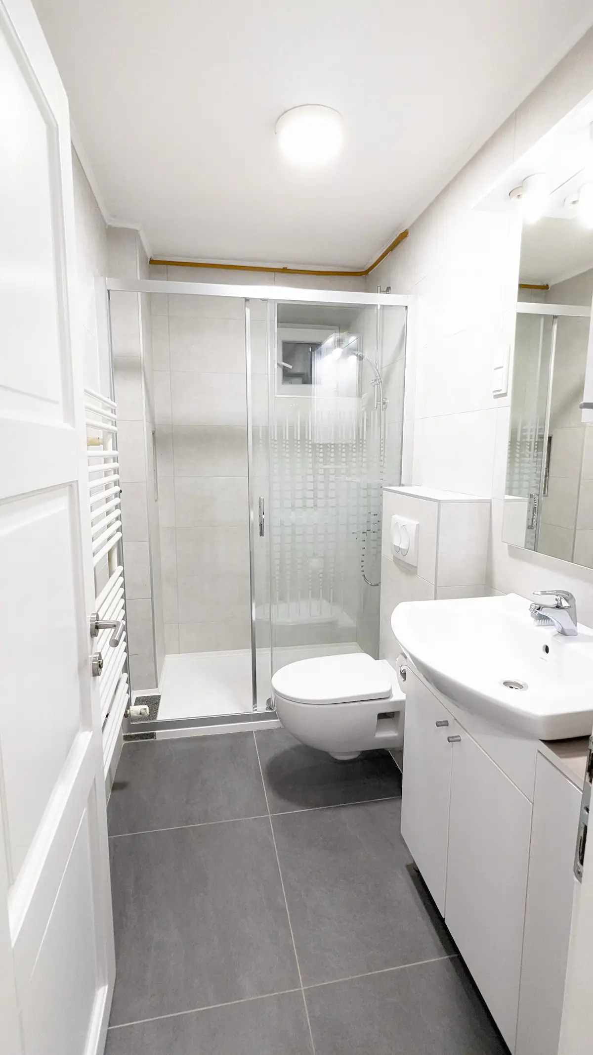Simple Apartment Near City Center