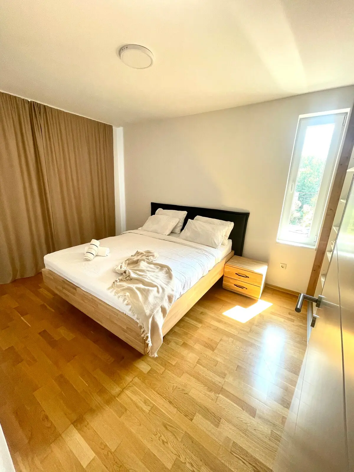 Quiet Luxe Apartment