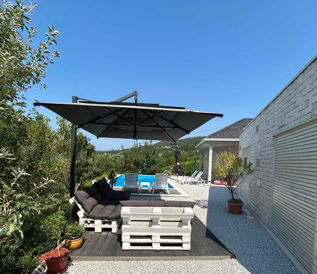 Woodrock Villa