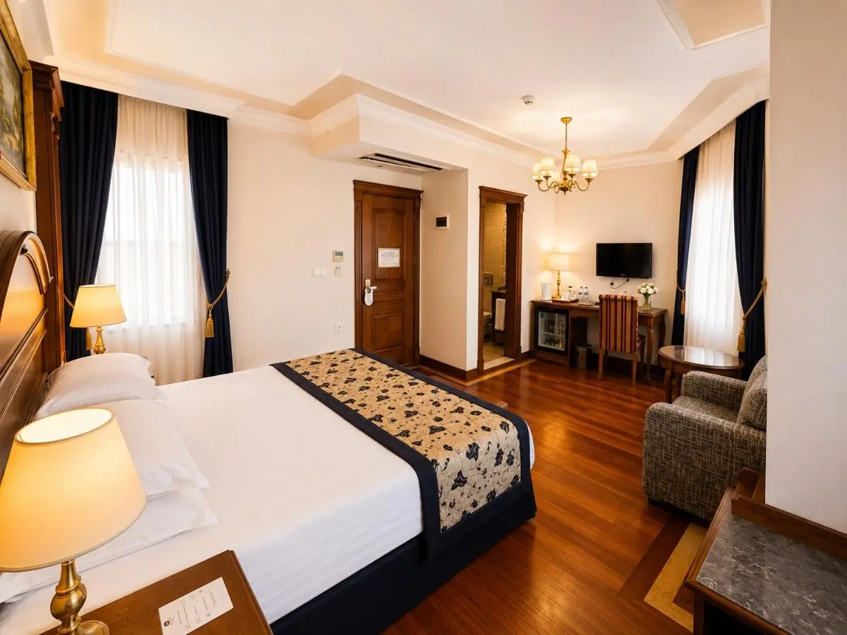 GLK PREMIER The Home Suites & Spa