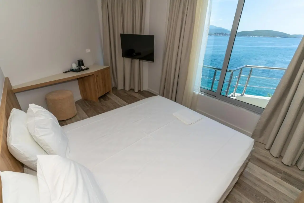 Titania Hotel