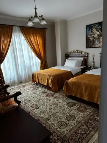 Dinasty Hotel