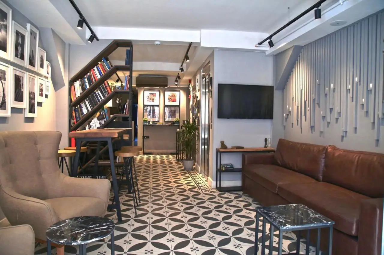 HOTEL BRONTE