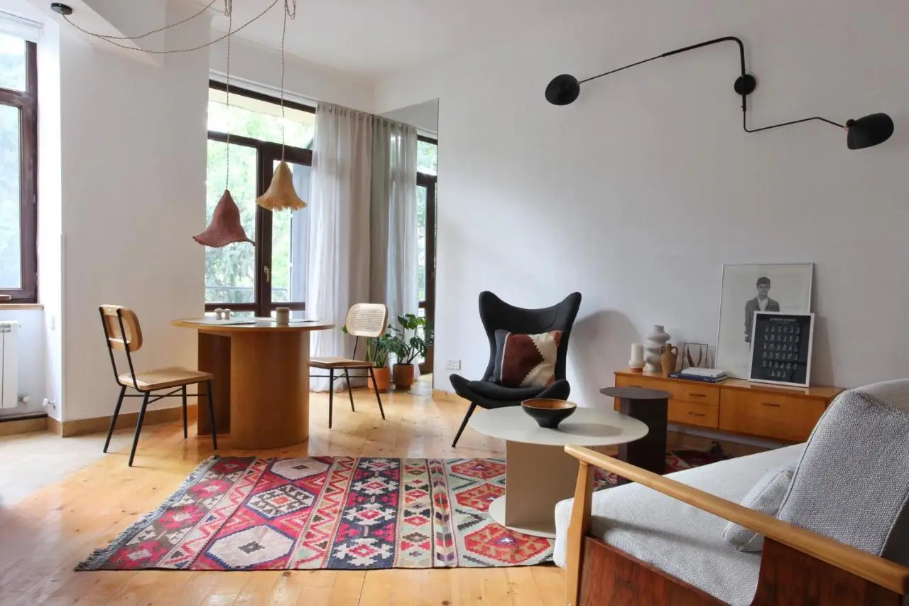 Peaceful Bohemian Apartment – Best Location
