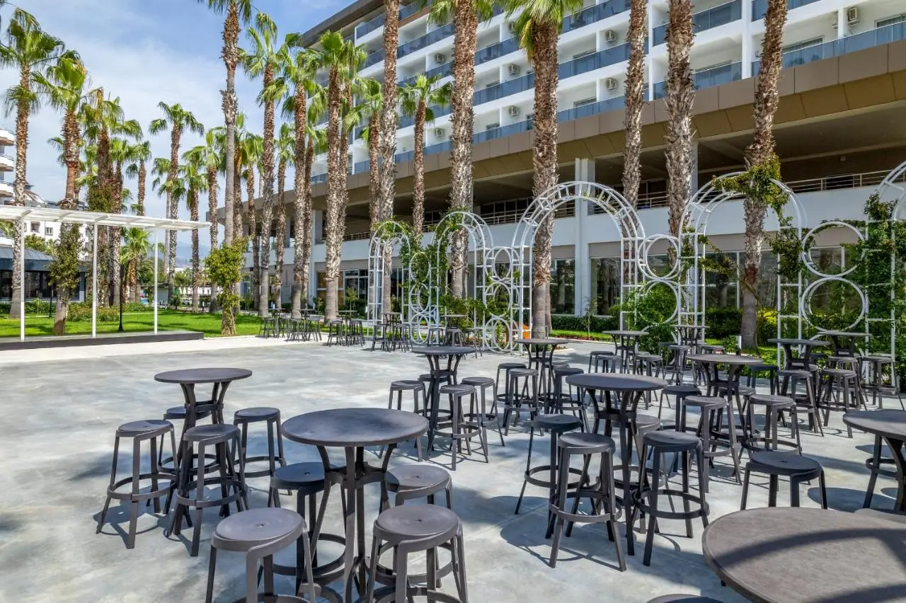 Royal Garden Beach Hotel