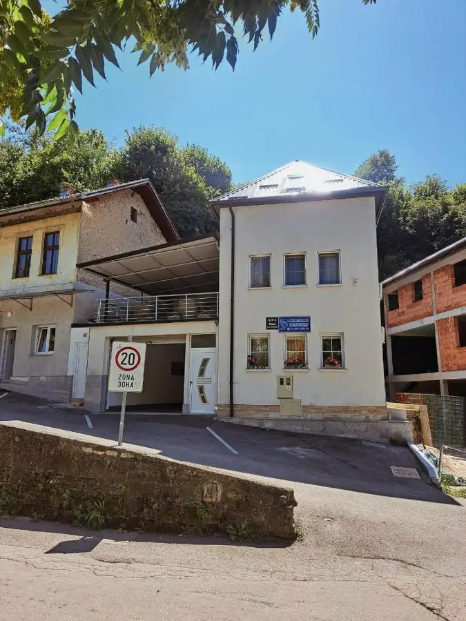 Apartmani Waterfall / Vodopad