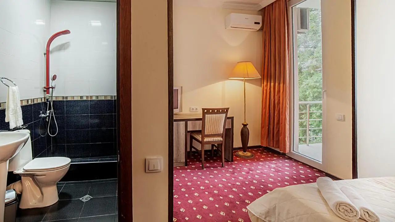 Orange Hotel