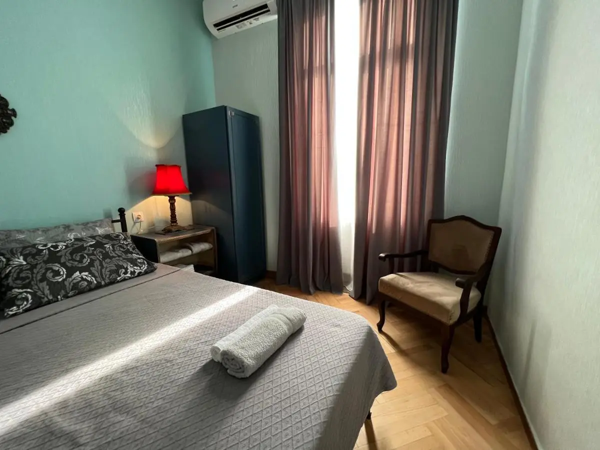 Lola Apartments TBS