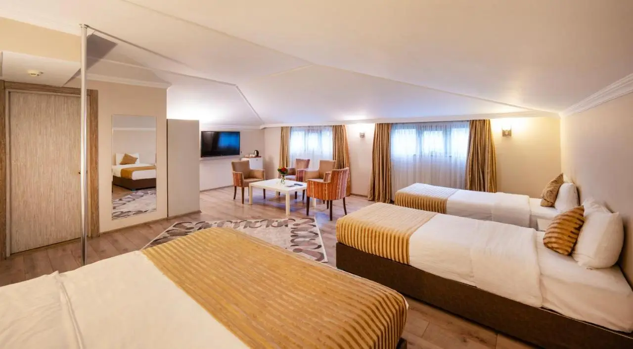 Orya Hotel