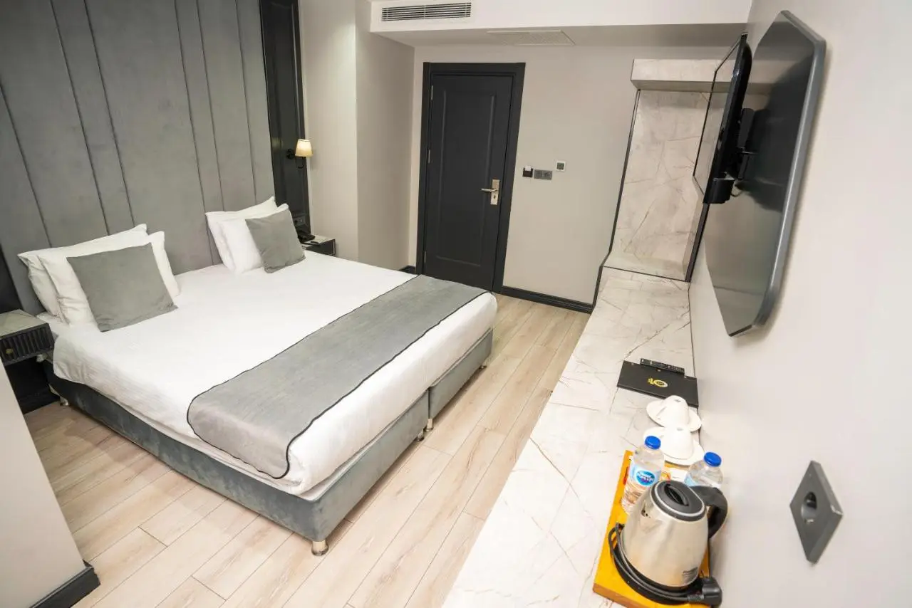 Express Plus Hotel