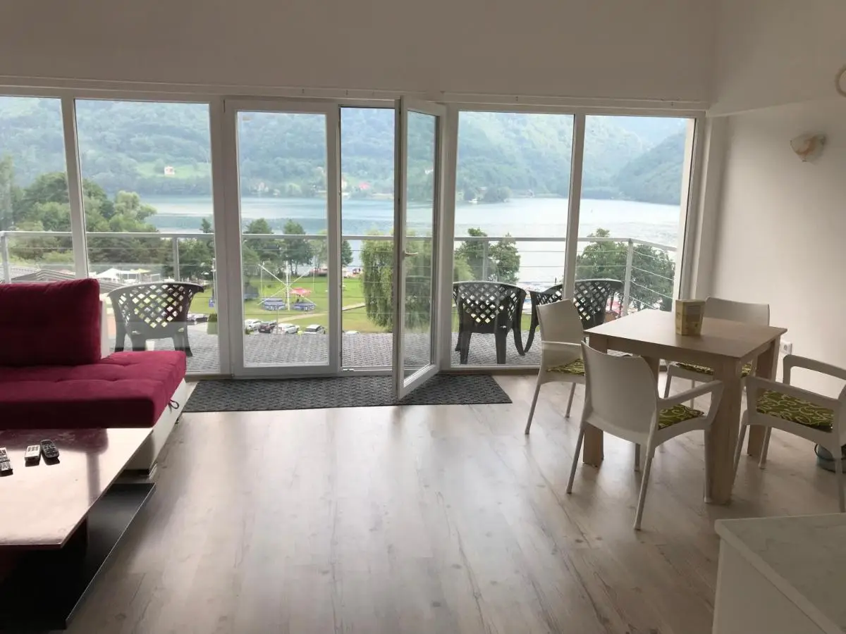 Royal Town Luxury with Panoramic View Wake up to breathtaking lake views and pure tranquility